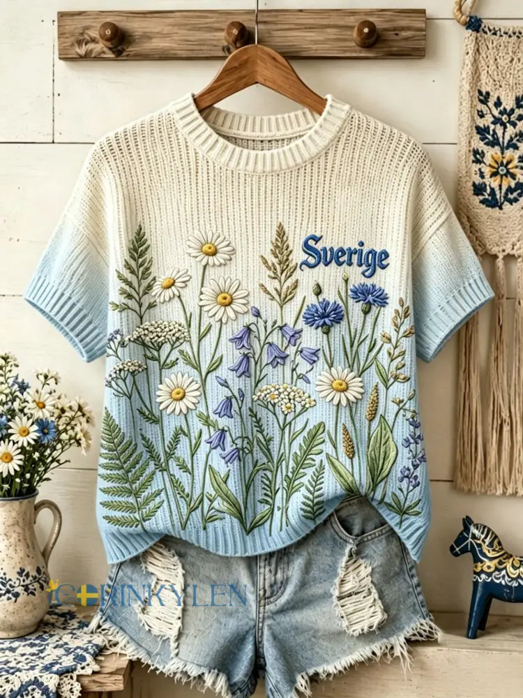 Damernas retro svensk midsommarfolk-stil blommig kortärmad stickad t-shirt - ljusblåa / S