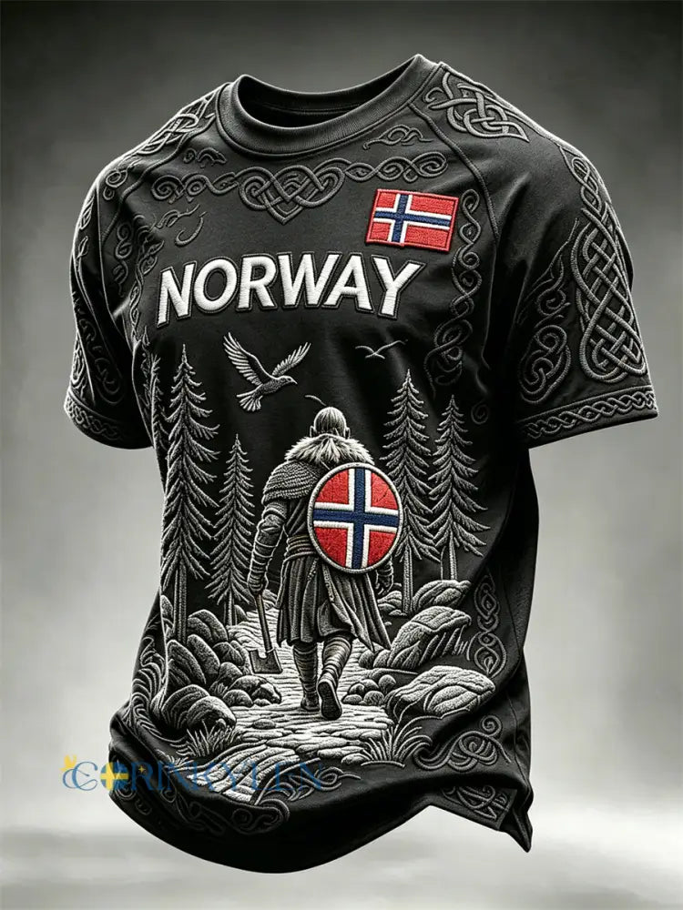 Herrligan Norge vikingkrigare mörk skog keltiskt knutmönster flaggmönster kortärmad t-shirt - svart / S