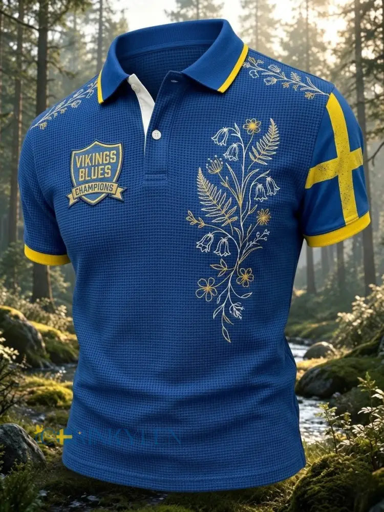 Herrpolotröja i retrostil med svensk midsommar- och folkblommamönster waffelmönstrad - blå / S