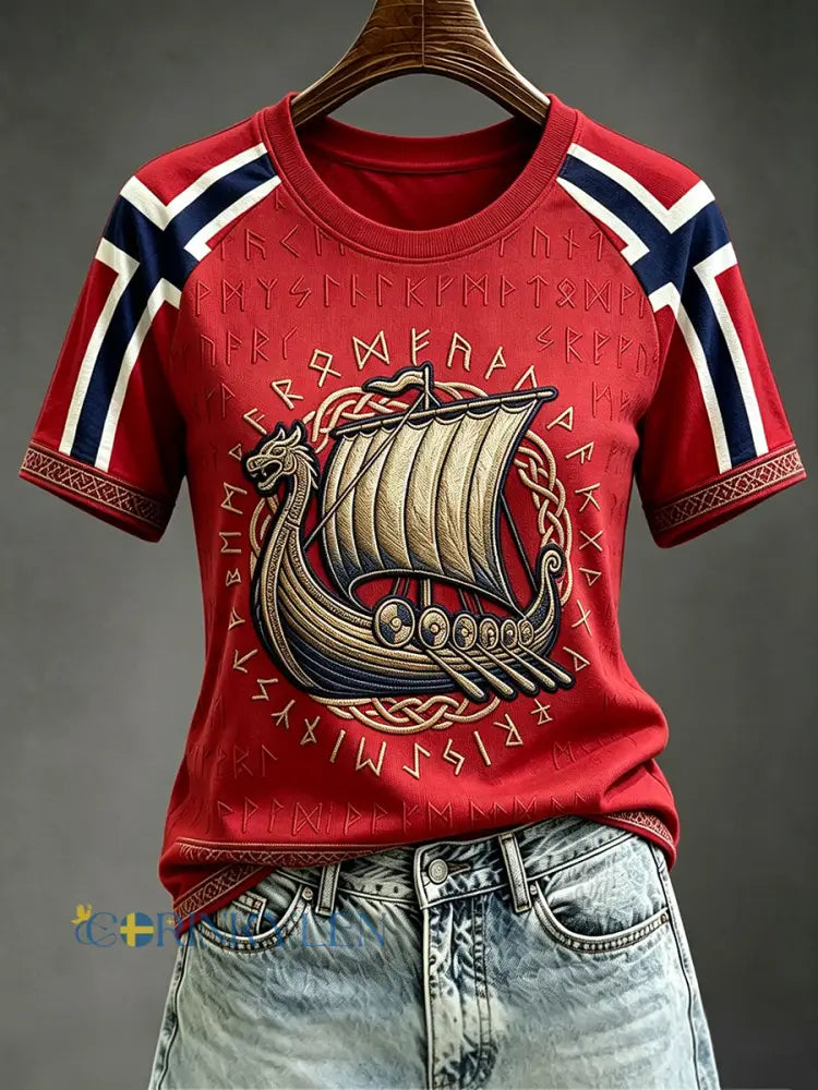 Kvinnors Viking Longship Konst Norge Flag Skriv ut Round Veck Kort ärm T-shirt - röd / S