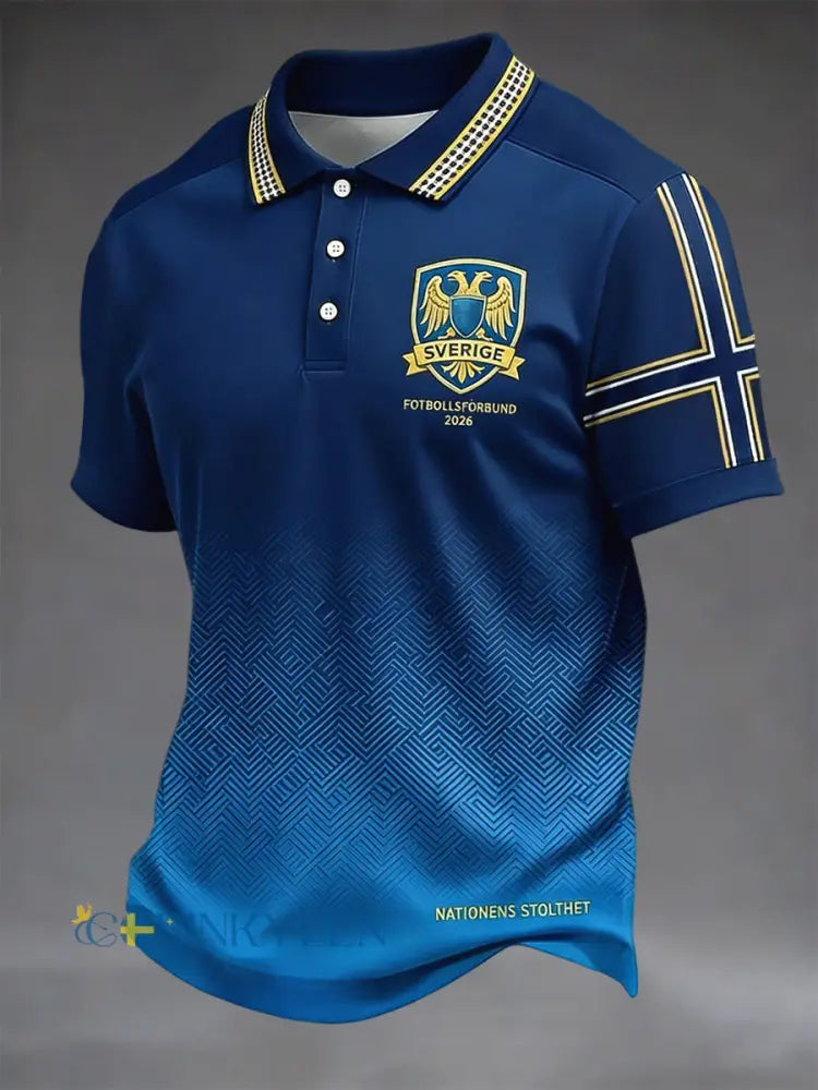 Retro svensk fotbollsmatch 2026 jubileumsgeometrisk fritidspolo - blå / S