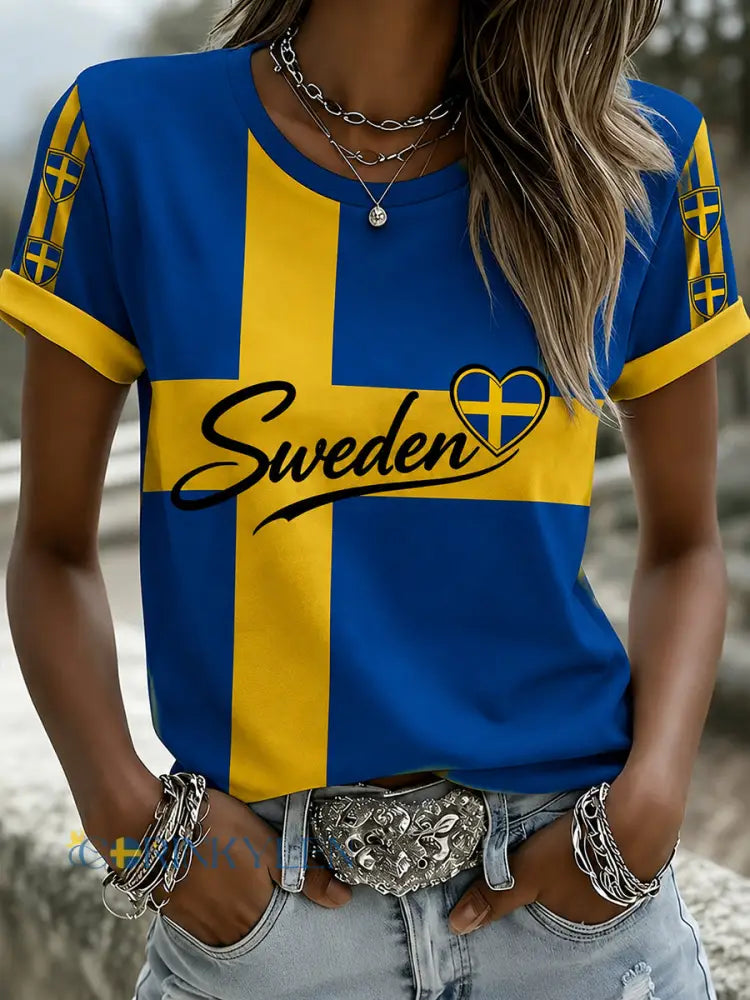 Damer Retro Svensk Fotboll Flagga Emblem Vikingstil Ledsam T-shirt - A / S