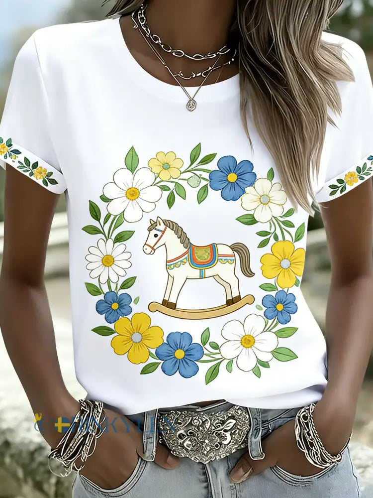 Damer T-shirt med konstprint på temat svenskt dalahäst-tema - A / S