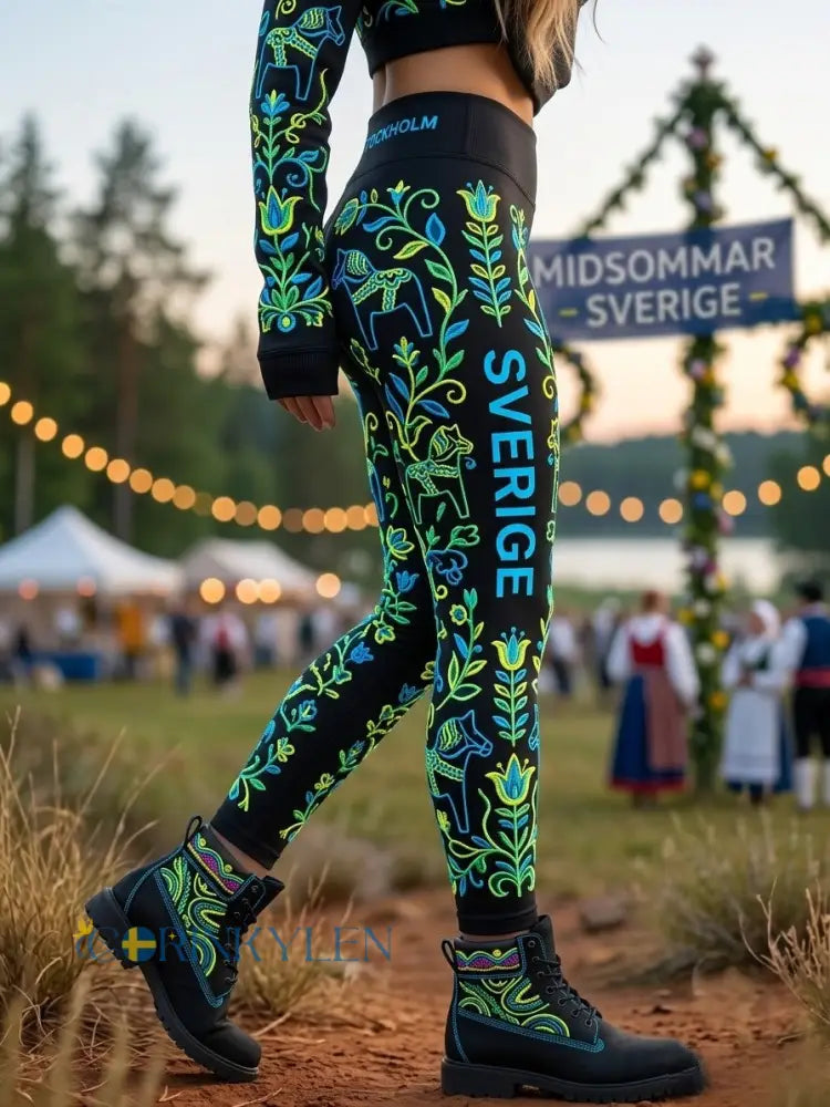 Damernas retro svenska midsommarfolkaldriga blommiga stretchleggings för sport - svart / S