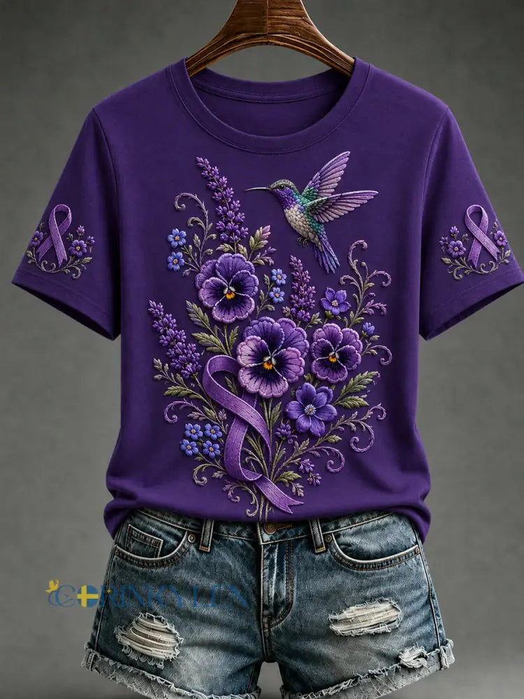 Dammens lila t-shirt med blommor och kolibri – stöd för Alzheimersmedvetenhet kortärmad - djup purpura / S