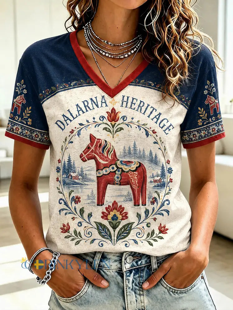 Dammens svenska dalahästtryckta t-shirt med v-ringning - som bild / S