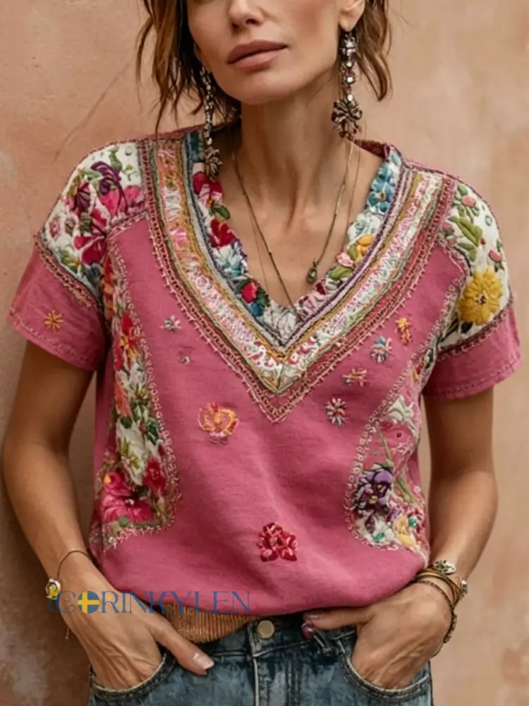 Dams bohemisk broderad patchwork-t-shirt i linblandning med blommönster V-ringning och korta ärmar - runk / S
