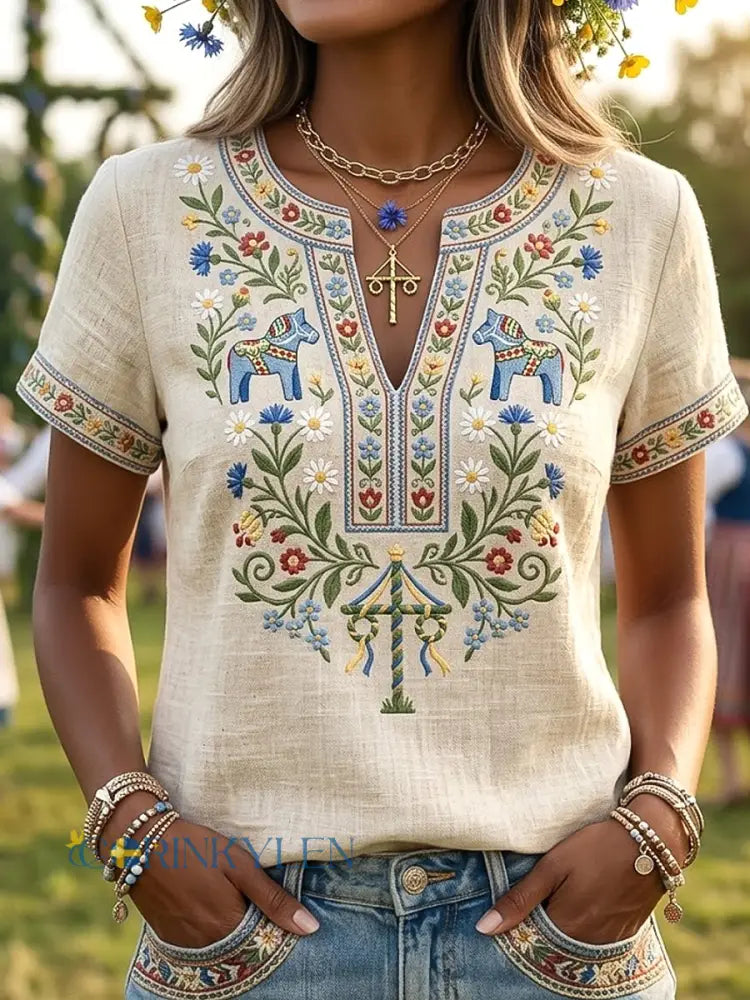 Dams retro svensk midsommarblommig avslappnad t-shirt med V-ringning - Aprikot / S
