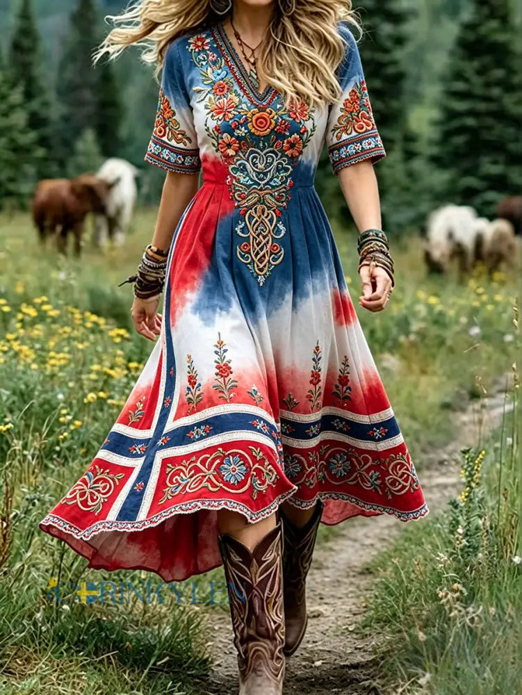 Damskjorta i nordisk skandinavisk stil med blommönster och konsttryck - som bild / S