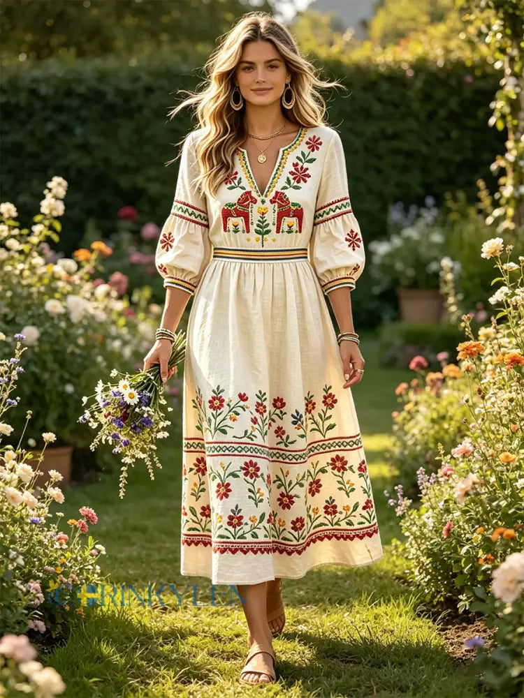 Damskjorta i offwhite med svensk midsommar- och dalahästmönster av bomull-linne med V-ringning – ledig stil