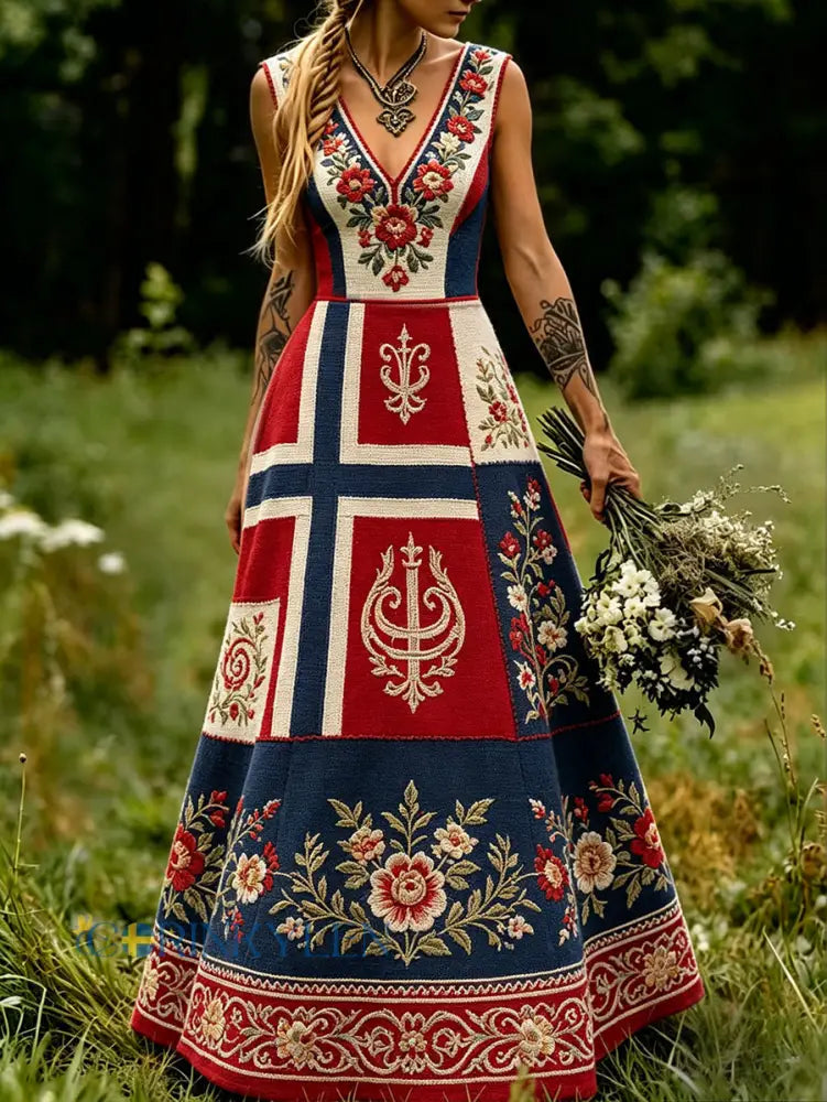 Damskjorta i skandinavisk stil med nordisk blomster- och vikingamotiv - som bild / S