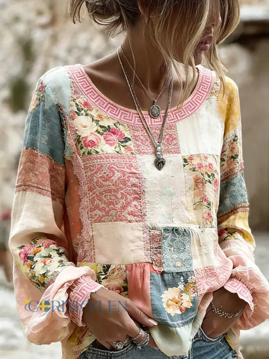 Damskjorta i vintagestil i bomull-linne med broderade blommor och tryckt patchwork - A / S
