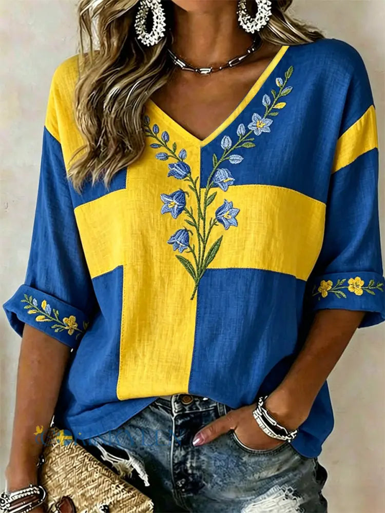 Damsmatta med svensk tryck av växter och blommor ledig t-shirt - som bild / S