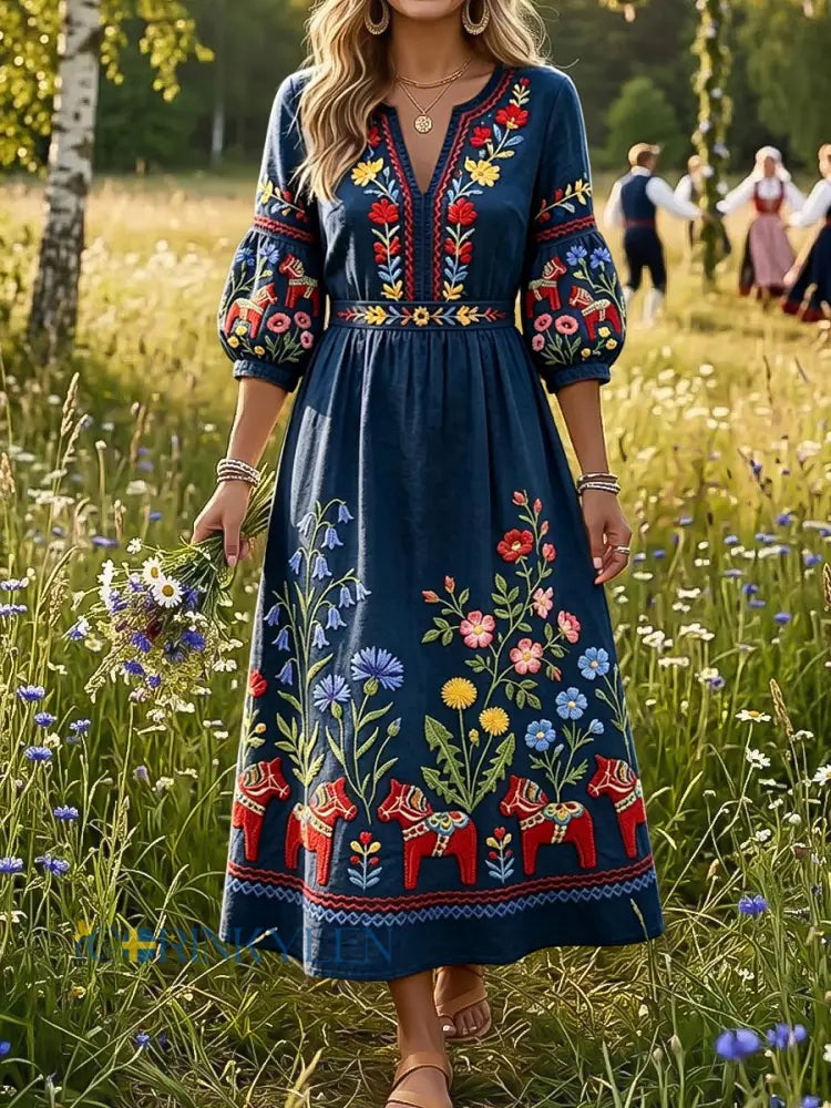 Damsvänggunga i vintagestil från Sverige med kornblomsmönster och V-ringning - mörk blå / S