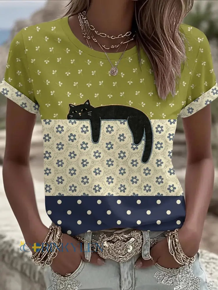 Damsvart katt med blommig grafik avslappnad t-shirt med korta ärmar - som bild / S