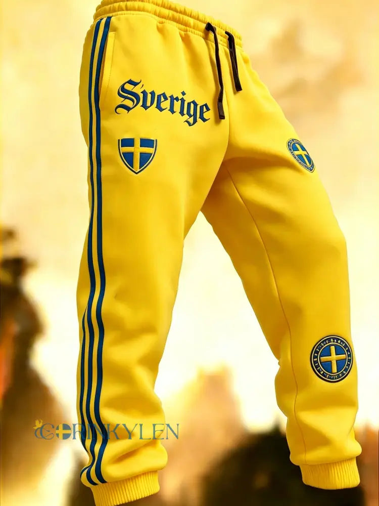 Herr Retro Viking Svensk Fotbollsflagga Mönstrade Fritidsshorts - gul / S