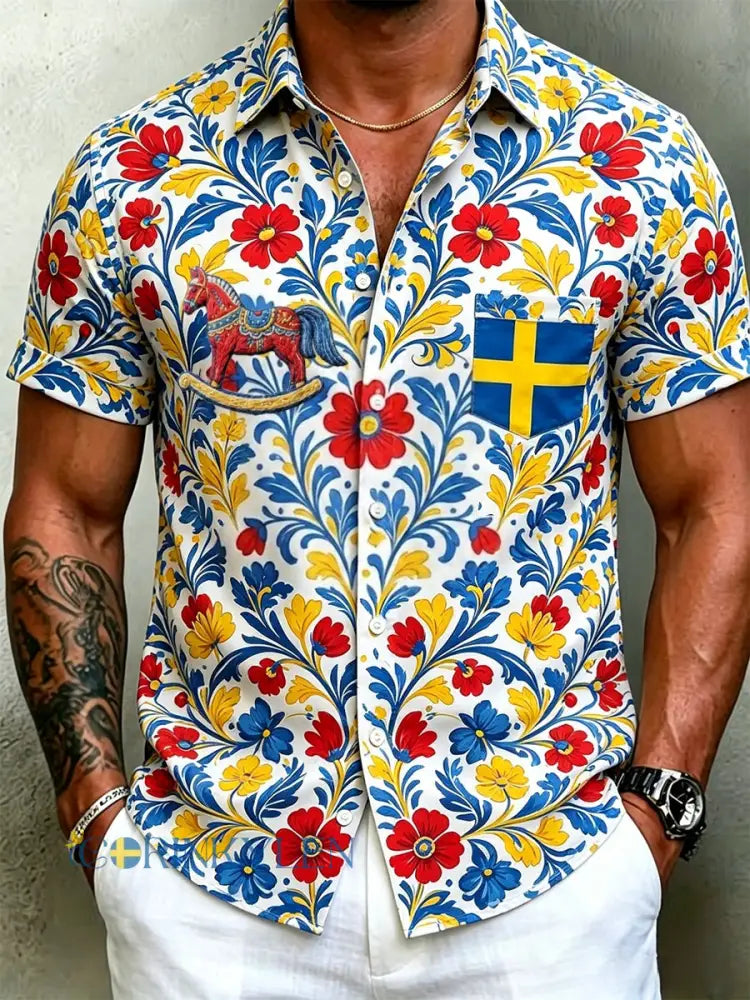 Herrretro svensk midsommarfolkaldrigblommig bomull-linne skjorta med korta ärmarna - blå / S