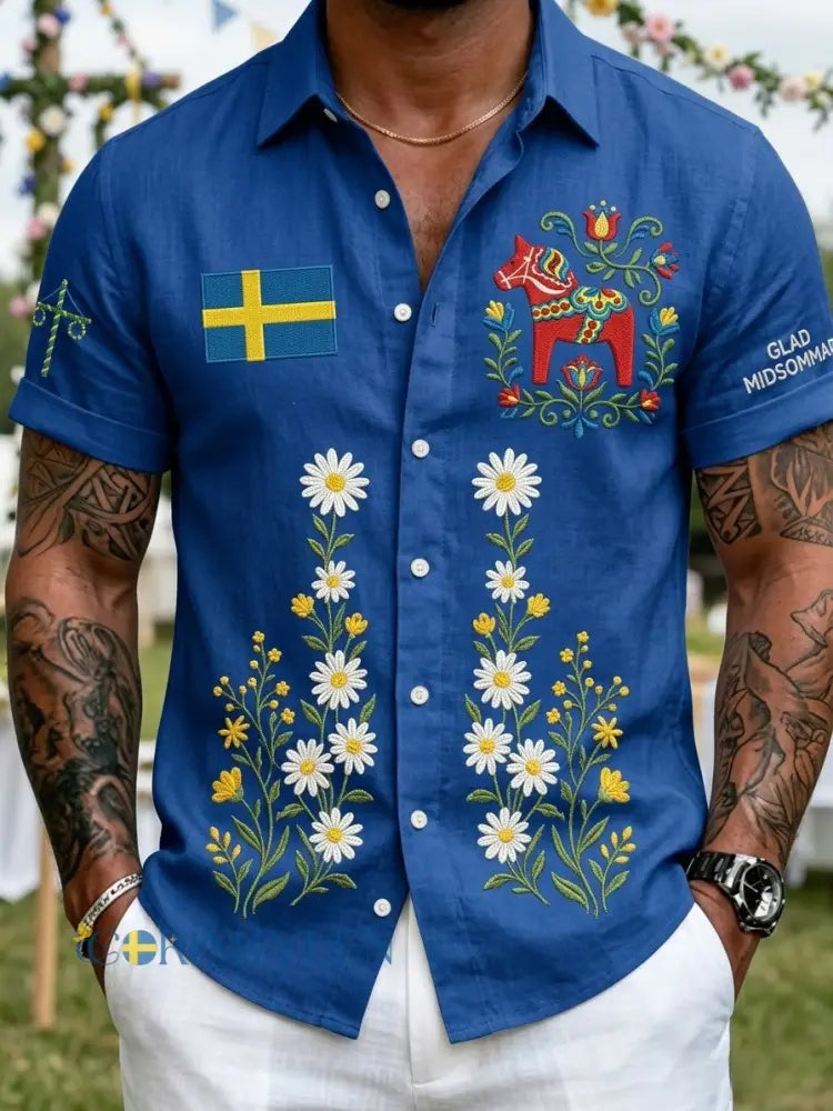 Herrretro svensk midsommarfolkaldrigblommig bomull-linne skjorta med korta ärmarna - blå / S