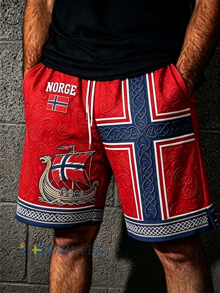 Herrshorts i vikingastil från Norge med keltiskt flaggmotiv och avslappnad dragsko - röd / S