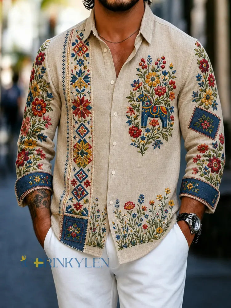 Herrskjorta i retrostil med svensk broderad blommönster midsommarart-print och avslappnad stil i bomull-linne - A / S