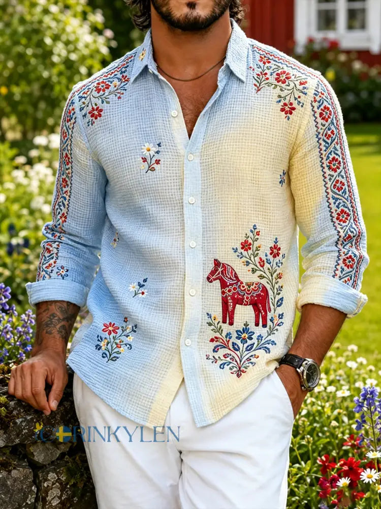 Herrskjorta i waffeltyg med midsommarblommönster och lång ärm - A / S