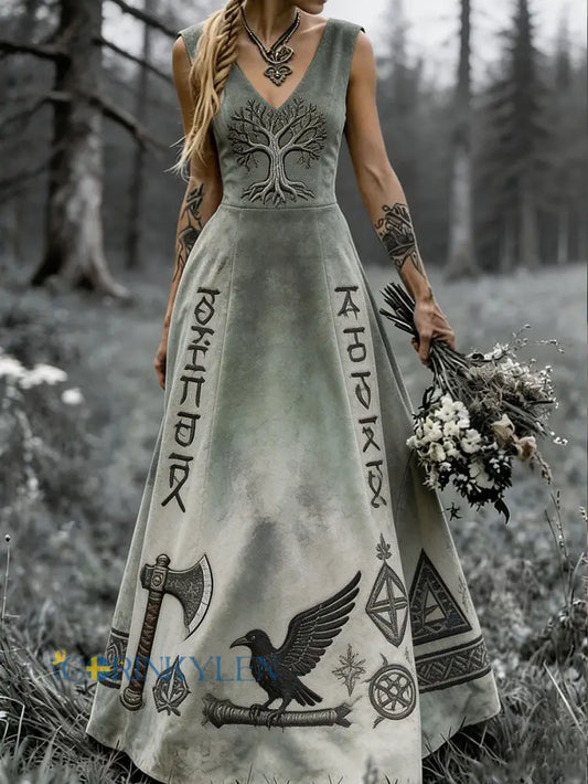 Kvinnoklänning med nordiskt konsttryck i vikingastil - som bild / S