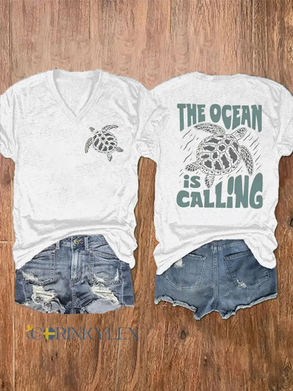 Kvinnors Ocean kallar tryckt V-hals T-shirt - vit / S