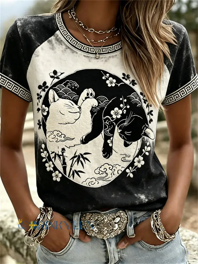 Kvinnors svarta och vita katter körsbärsblomma japanska Lino Tryck T-shirts - vitt / S