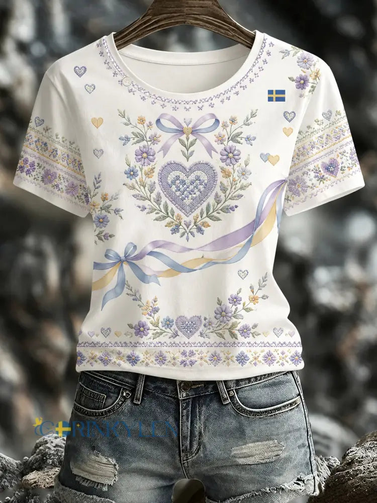 Kvinnors svenska midsommar & Nationaldag minneskonst Skriv ut T-Shirt - A / S