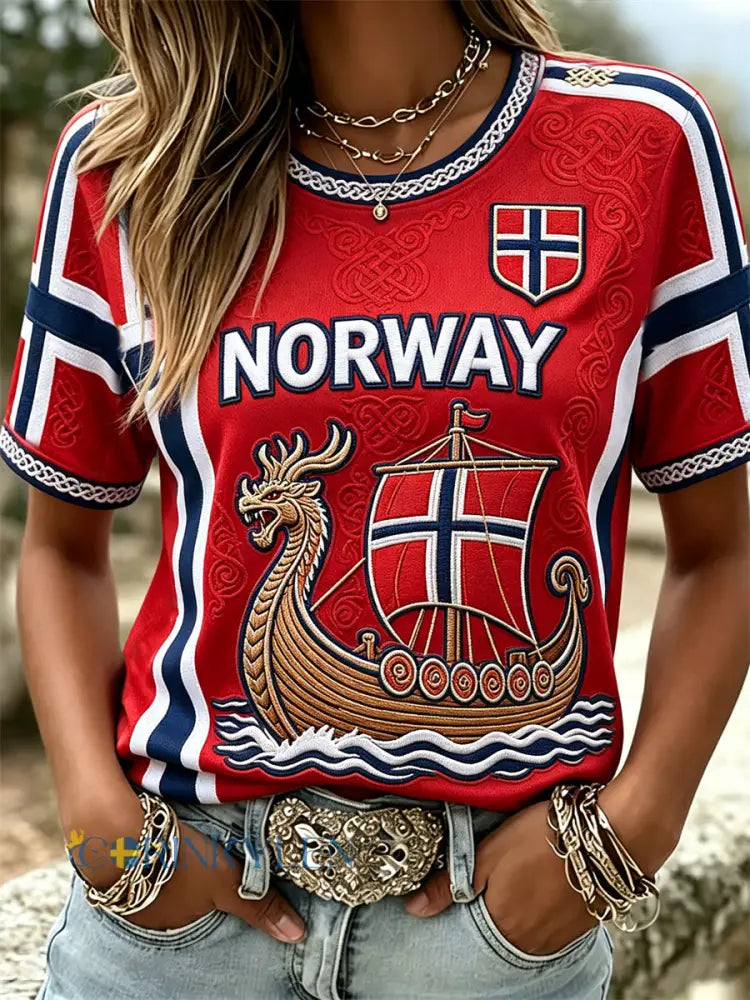 Kvinnors Vikingskepp Celtic Knot Flag Skriv ut kortärmad T-shirt - röd / S
