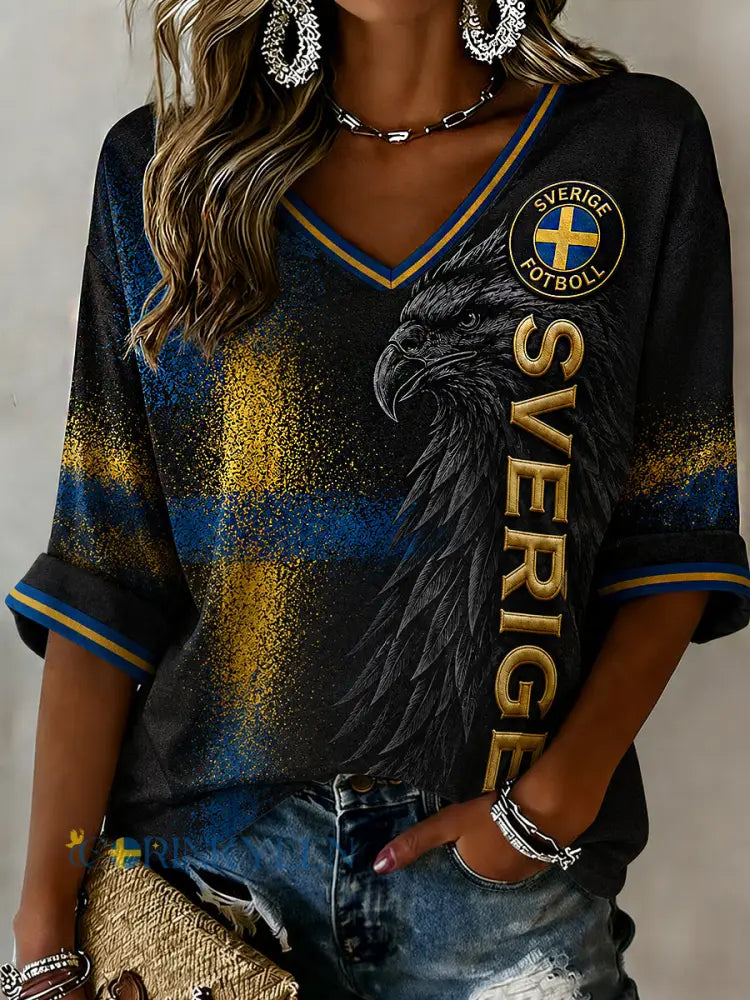 Retro svensk fotbollsfanart-print avslappnad v-ringad topp - A / S