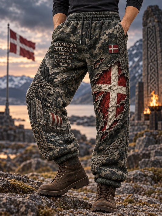 Herrbyxor i vintagestil av flanell med vikingainspirerade mönster